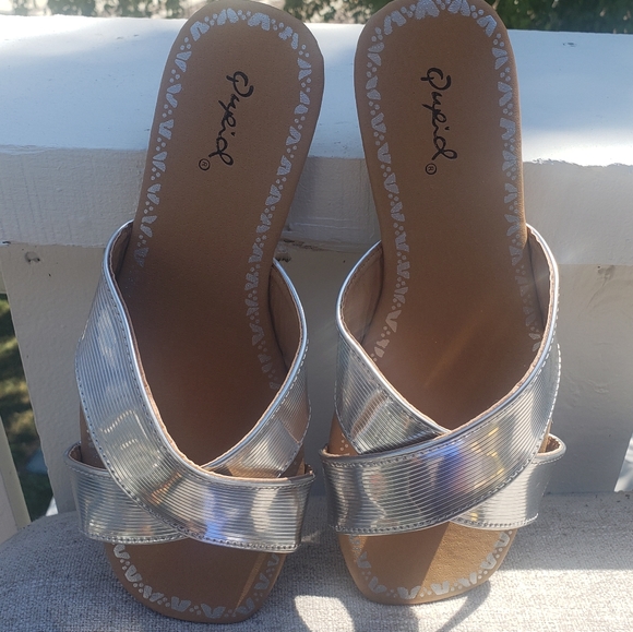 Sale!Silver CrissCross Metallic Flat Sandal Slides - Picture 9 of 11